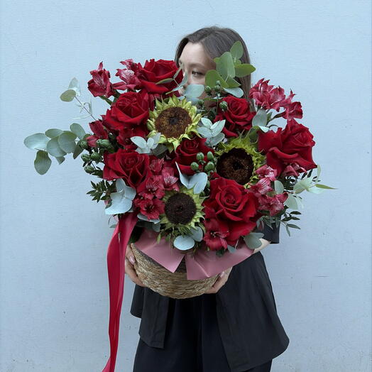 Корзина «Алые Паруса»