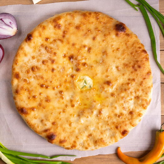 Осетинский пирог с яйцом, сыром и зелёным луком