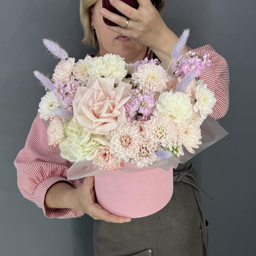 Композиция нежность в каробке🌸🌸🌸