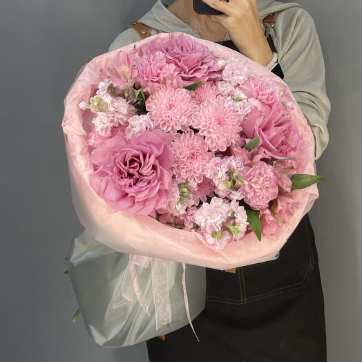 Нежно - розовый букет с французской розой и ароматной маттиолой 🌸