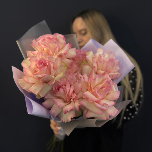 Монобукет «Счастливое число💐» из 7 французских роз