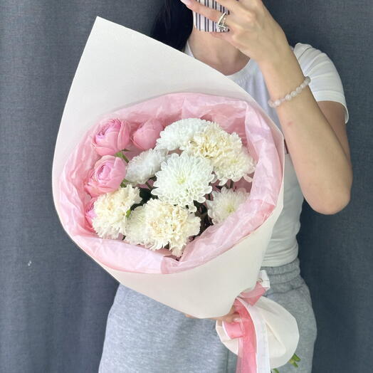 Нежный букет в конверте  с кустовой розой  «Маленькое счастье» 💗