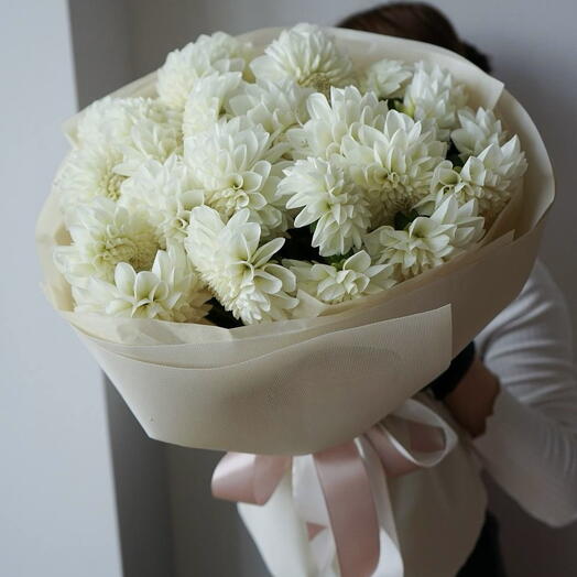 Белые георгины 29 шт