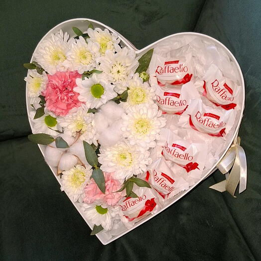 Цветы в сердце + конфеты 💓