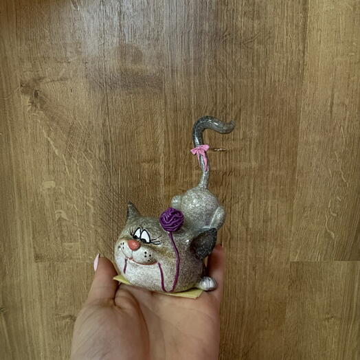 статуэтка «котик охотится»
