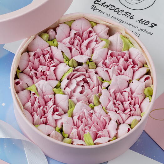 Цветы из зефира в коробочке D18 cm