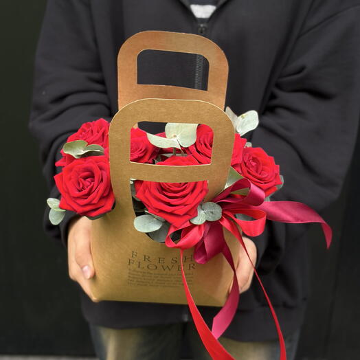 Сумочка с красными розами 🌹