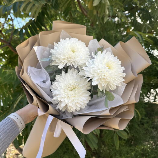 ❗️АКЦИЯ❗️Букет комплимент из хризантемы и эвкалипта 🤍🍂 + сладкий подарок от флориста