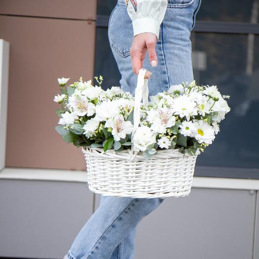 Корзина с цветами