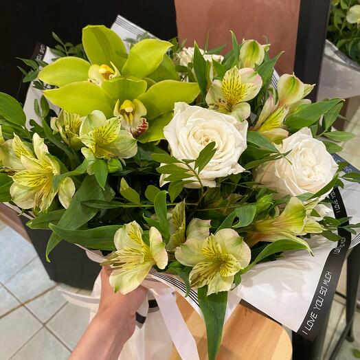 Lime bouquet with orchids