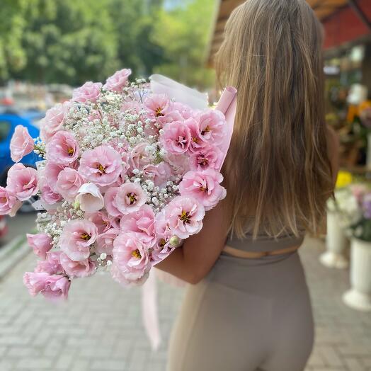 Облако из эустомы и пышной гипсофилы