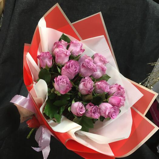 17 rosas en un paquete de Diseño