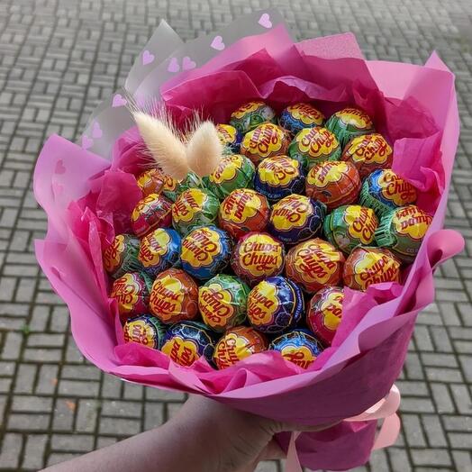 Мини букет с яркими чупачупсами