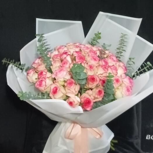 25 Pink Red Roses