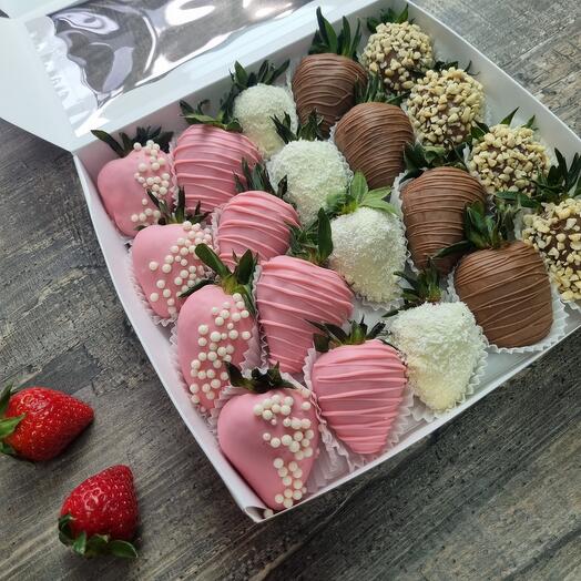 Juego de fresas cubiertas de chocolate