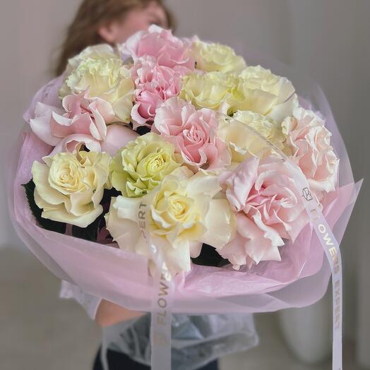 Bouquet of 15 French roses "WHITE PINK MONDIAL