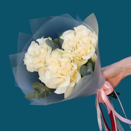 3 white french roses