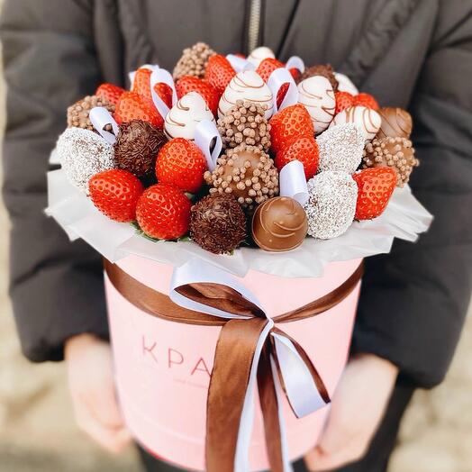 Клубника в шоколаде Бокс с клубникой в шоколаде и посыпками
