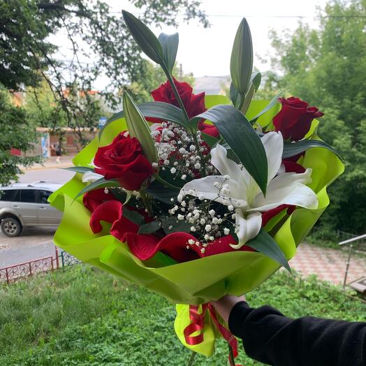 Букет из лилии и роз