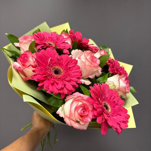 Ramo de Gerber y rosas