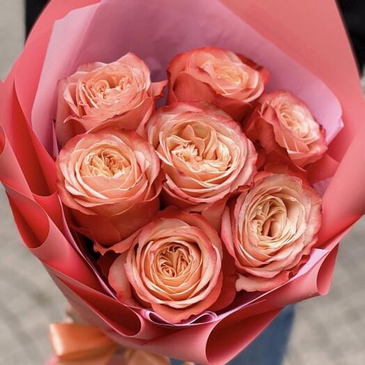 Пионовидная роза