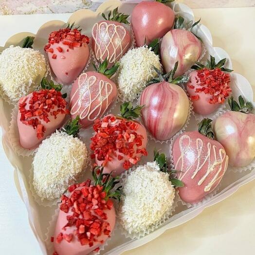 Chocolate-covered strawberries "tenderness"(16 pcs)