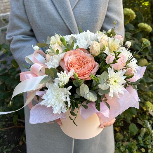 Delicate composition with peach peony rose