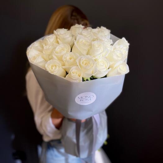 Букет из 25 белых  роз Эквадор