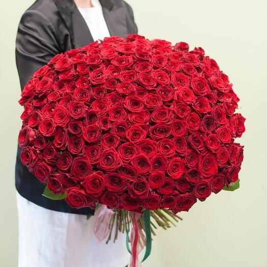 Basket of 251 roses Red Naomi
