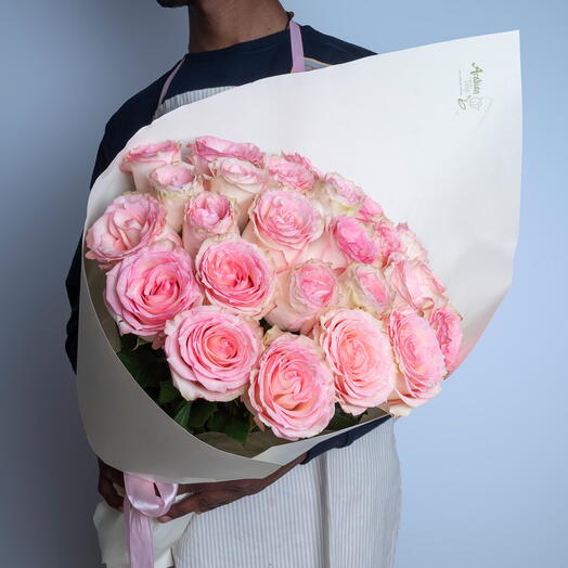 25 Light Pink Roses