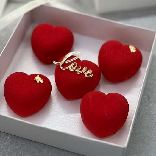 Пирожные сердце любимому / любимой мужу / жене  мусс Love на 14 февраля