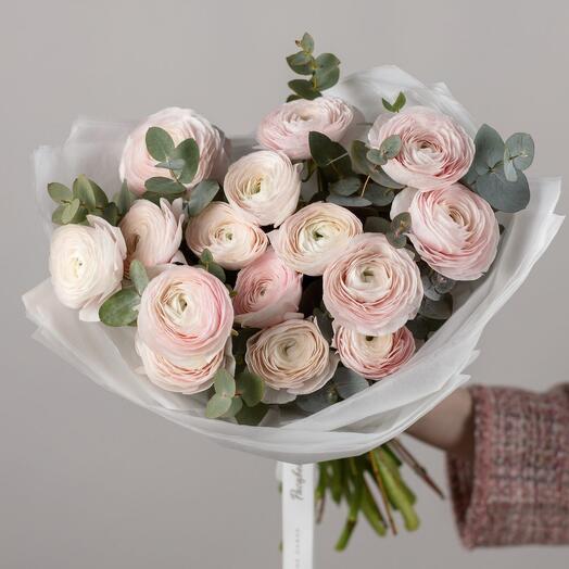 Роскошные ранункулюсы с эвкалиптом