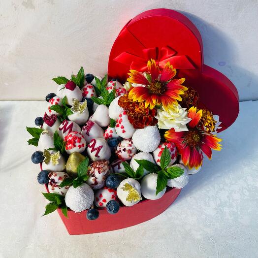Сердце клубника в шоколаде