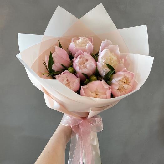 7 пионов