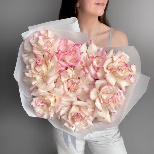 Нежный букет розовая белая французская роза