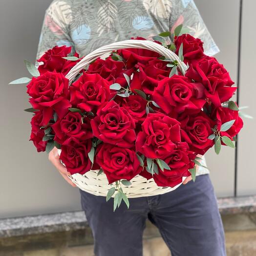 Корзина с французскими розами «In Love»