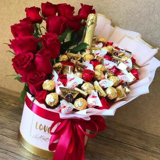 Конфетный с цветами🌹