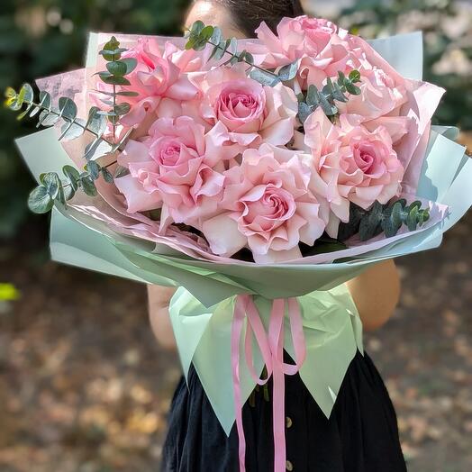 7 французских роз Мандала с эвкалиптом