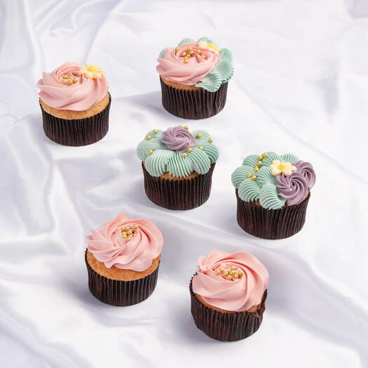 Tasteful Pastel Vanilla Cupcakes