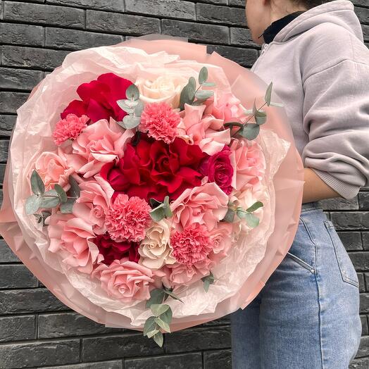Букет из королевских роз