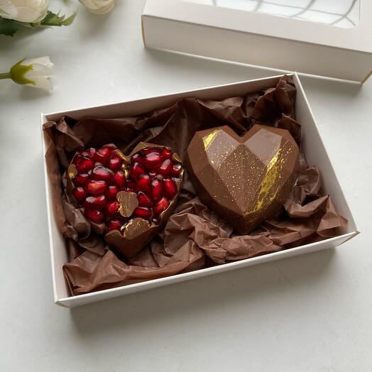 Premium dessert Dubai chocolate and pomegranate in chocolate