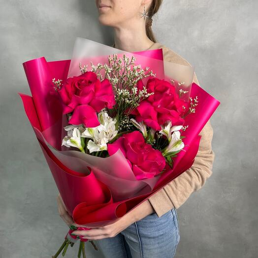 Малиновый рассвет - французские розы Пинк Флойд с альстромерией и лимониумом