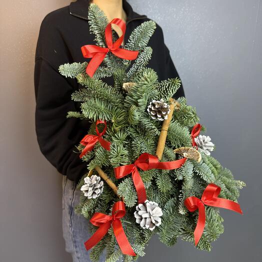 Елочка с шишками. Елка из нобилиса