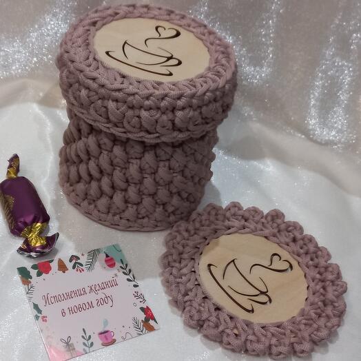 Корзина и подставка под чашку