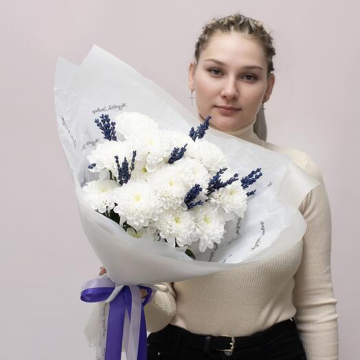 Нежный букет из  хризантем и ароматной лаванды арт.231