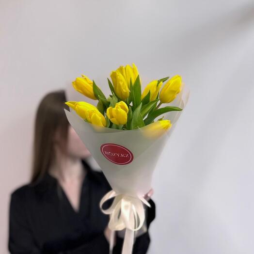 Букет 9 желтых тюльпанов