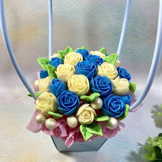 Шоколадные розы в сумочке