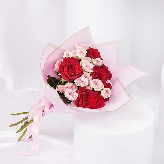 Elegant Duo Of Roses Valentines Bouquet