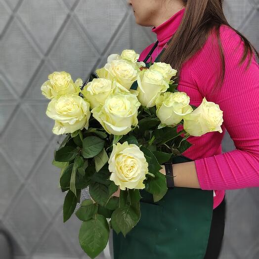 11 rosas blancas