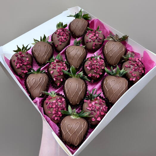 Клубника в шоколаде 💞( 16 ягод )